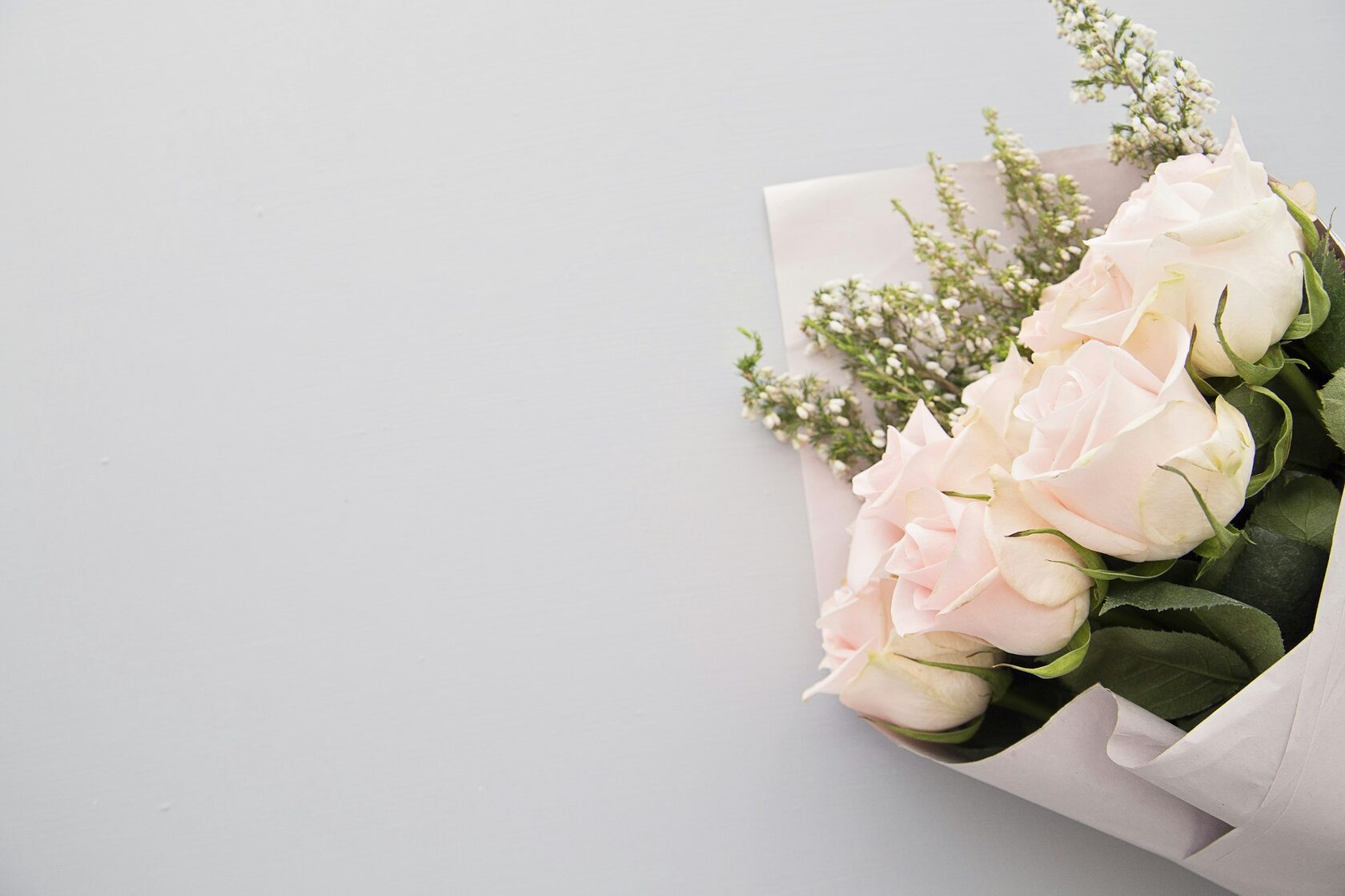 Bouquet de rosas frescas cor-de-rosa